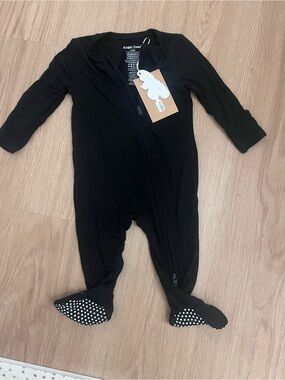 NWT Angel Dear Black Footed bamboo One-Piece Sleepsuit